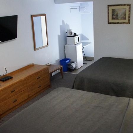 Robyn'S Motel Peterborough Dış mekan fotoğraf