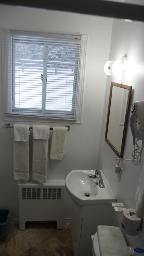 Robyn'S Motel Peterborough Dış mekan fotoğraf