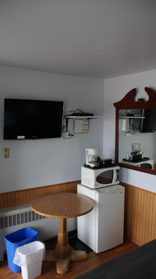 Robyn'S Motel Peterborough Dış mekan fotoğraf