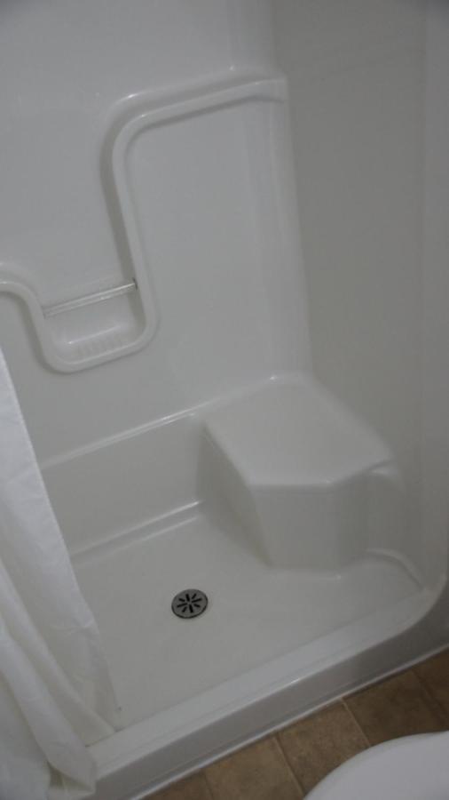 Robyn'S Motel Peterborough Dış mekan fotoğraf
