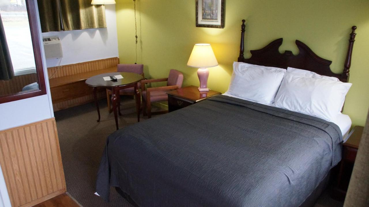 Robyn'S Motel Peterborough Dış mekan fotoğraf