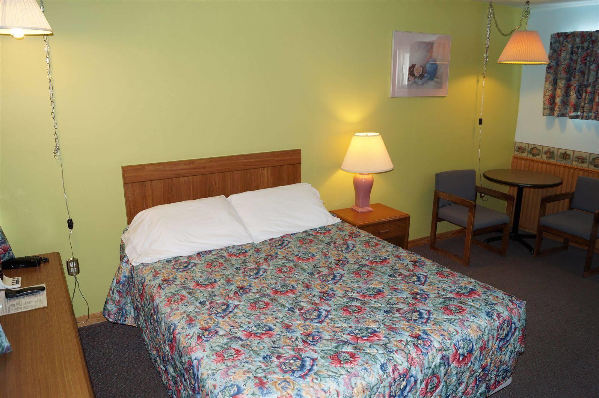 Robyn'S Motel Peterborough Dış mekan fotoğraf