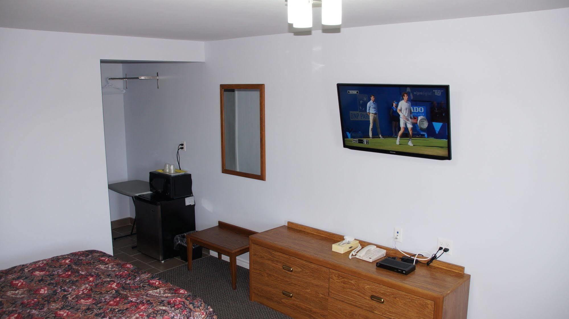 Robyn'S Motel Peterborough Dış mekan fotoğraf