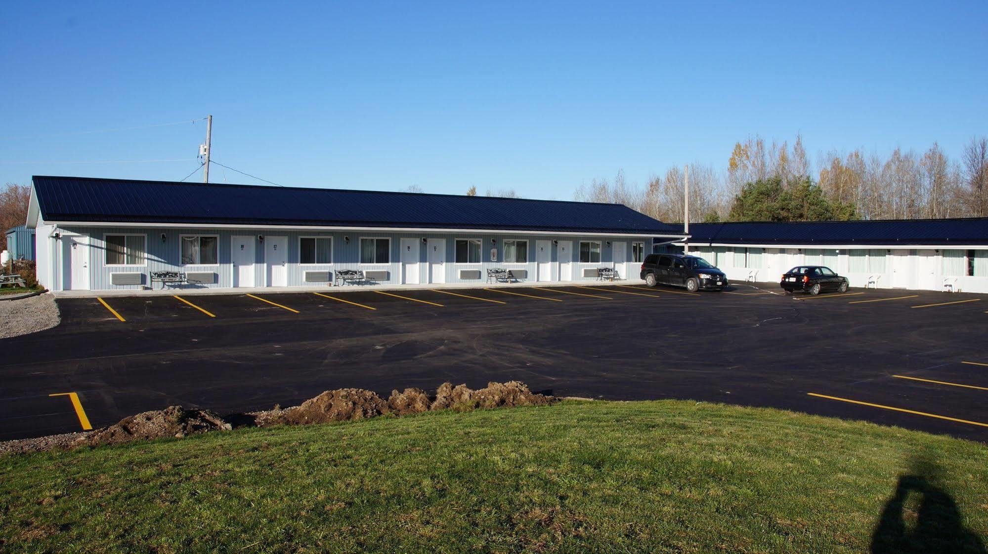 Robyn'S Motel Peterborough Dış mekan fotoğraf